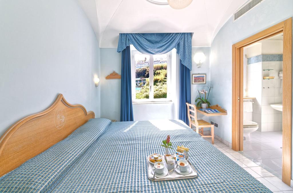 hotelpuntaimperatoreforiocamera