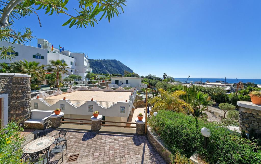 hotelpuntaimperatoreforioesterni