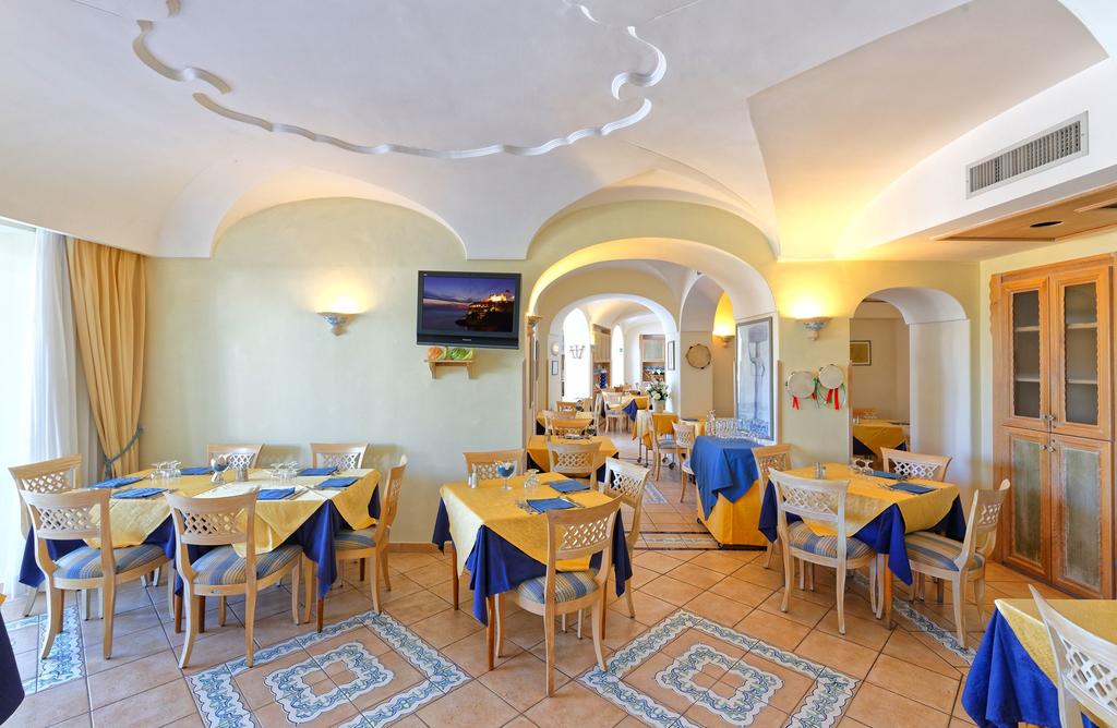 hotelpuntaimperatoreforiosala