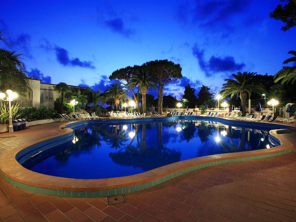 hoteltermeparkimperialforiopiscina