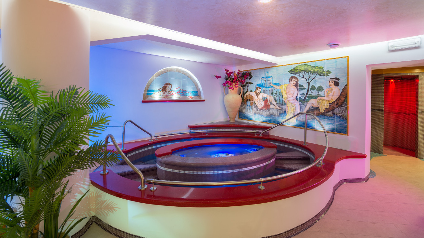 hotellamadonninacasamicciolaischiabenesserejacuzzi