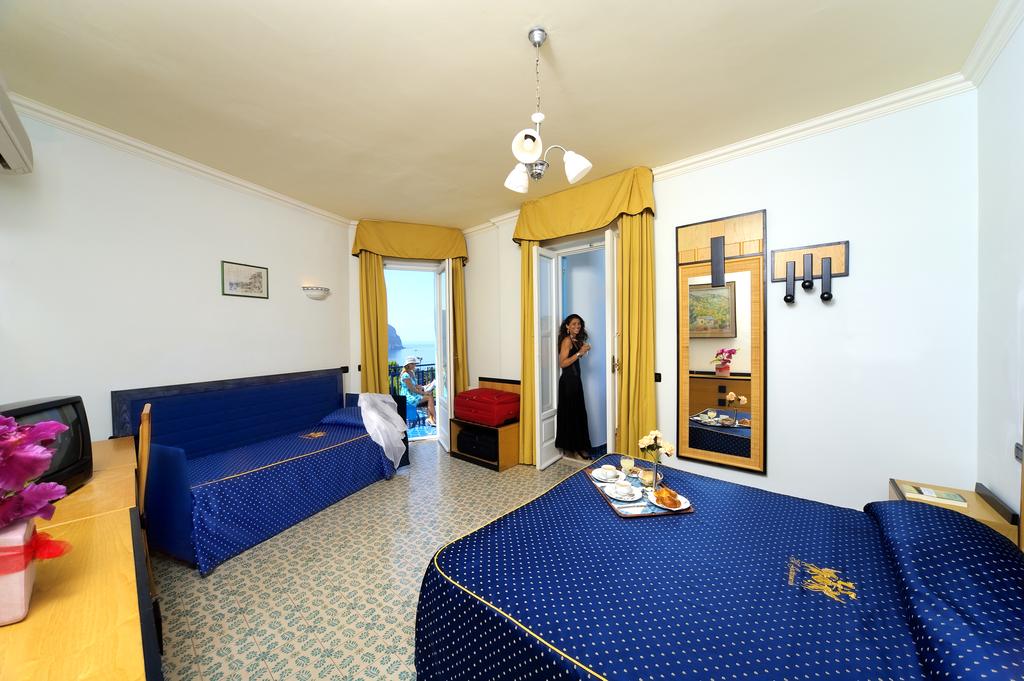 Hotel-Terme-Gattopardo-Forio-Ischia-camera