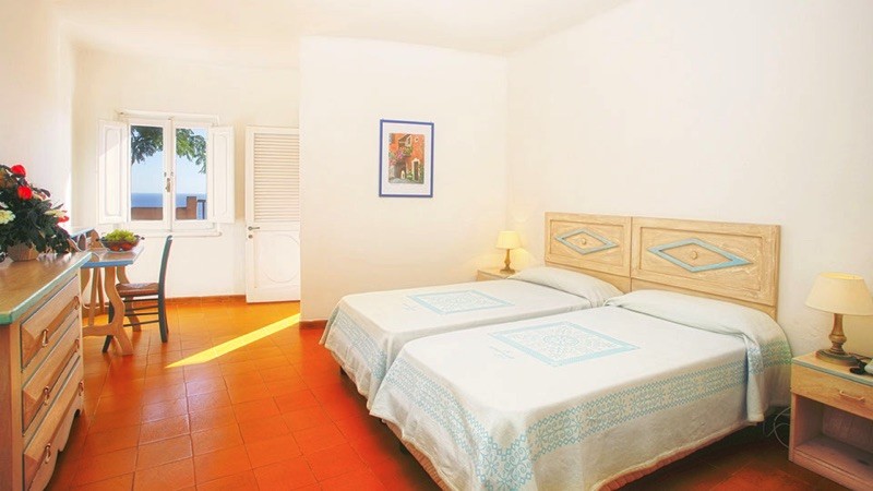 800_marmorata-village-sardegna-camera