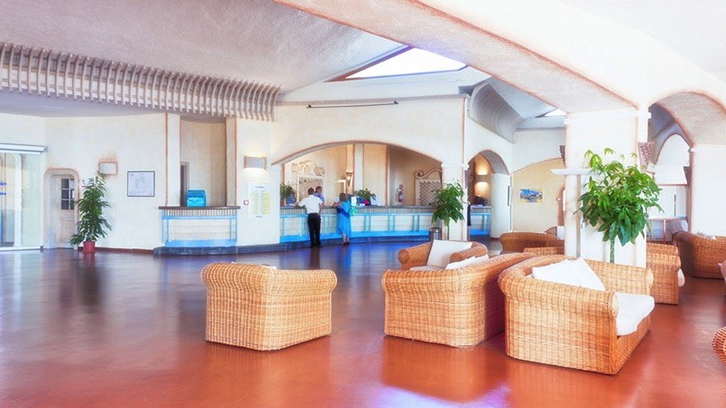 800_marmorata-village-sardegna-hall