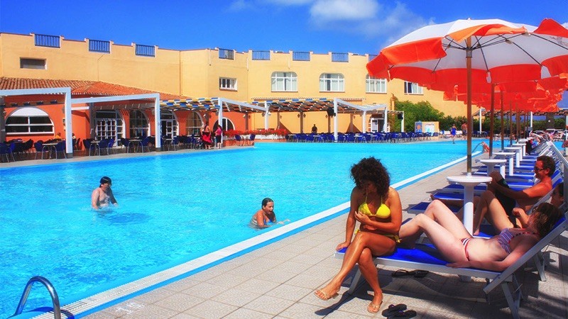 800_marmorata-village-sardegna-piscina
