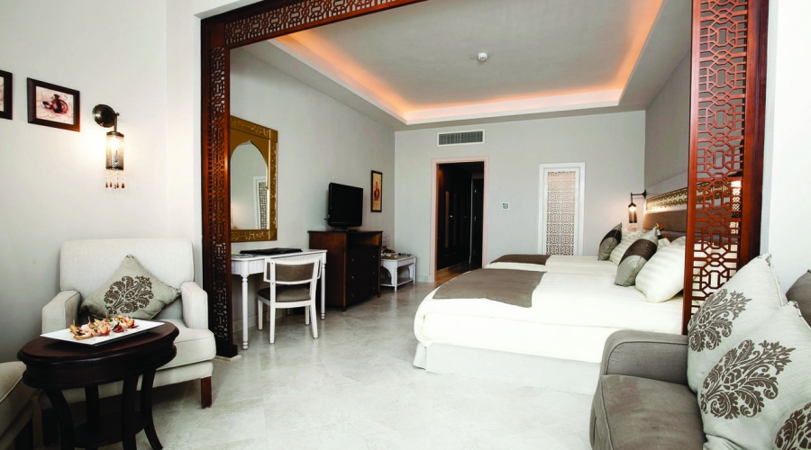 De+Luxe+Room+1+Arabian+Sunrise