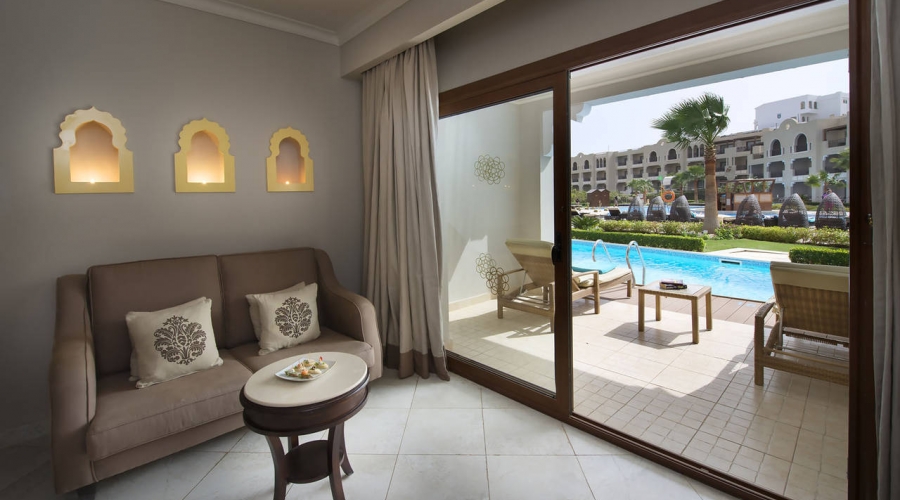 Deluxe+Swim-Up+Room+1