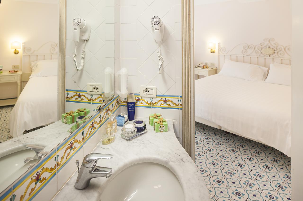 hotel-continental-terme-ischia-camera-bagno