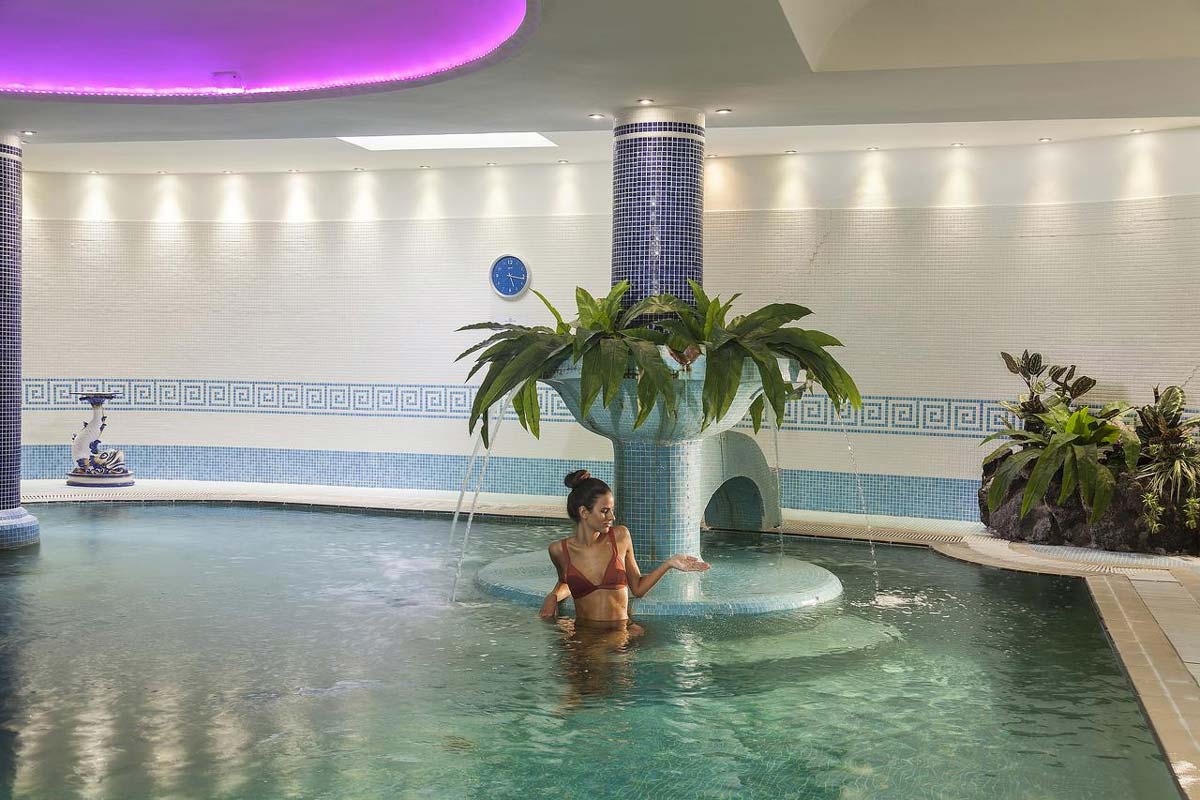 hotel-continental-terme-ischia-piscina-interna