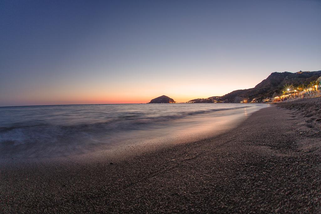 hotel-la-madorla-ischia-maronti-mare