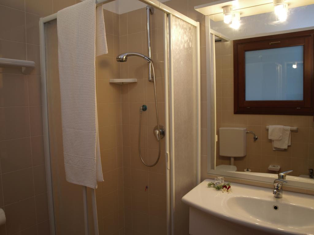 Club-Esse-Gallura-Beach-Village-bagno
