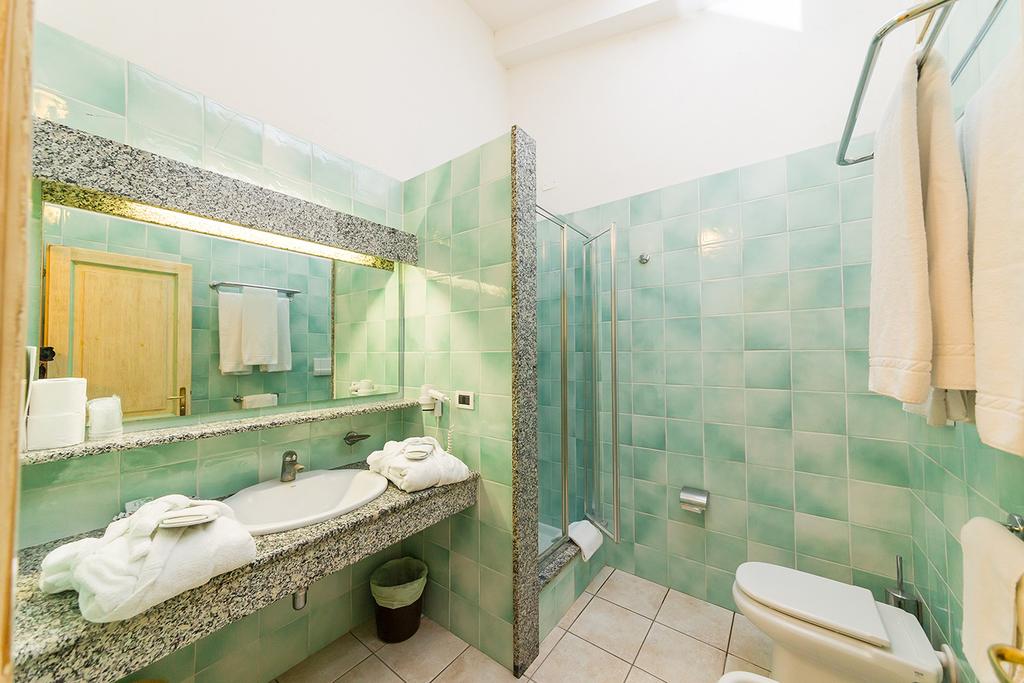 Marina-Rey-Beach-Resort-bagno