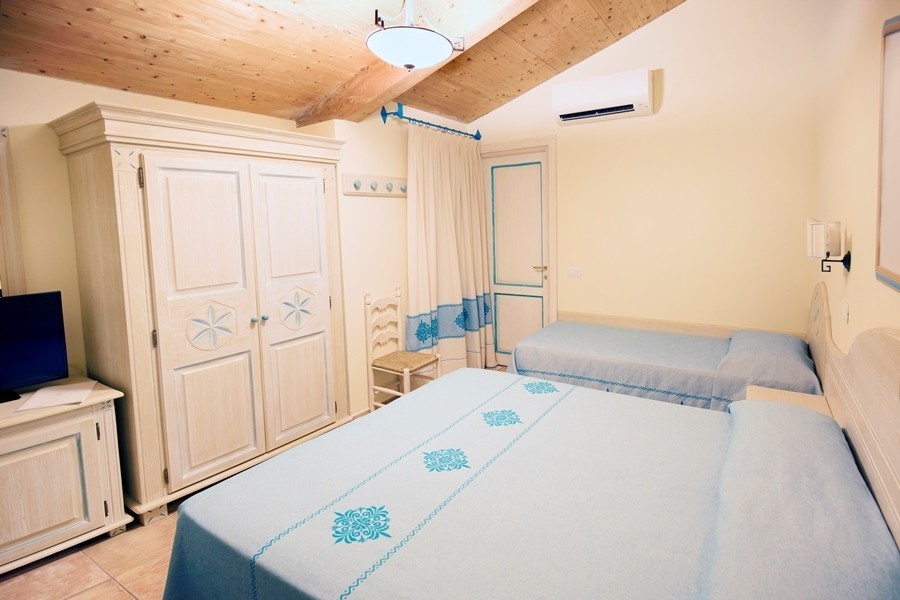 Marina-Rey-Beach-Resort-Camera_tripla1-foto2