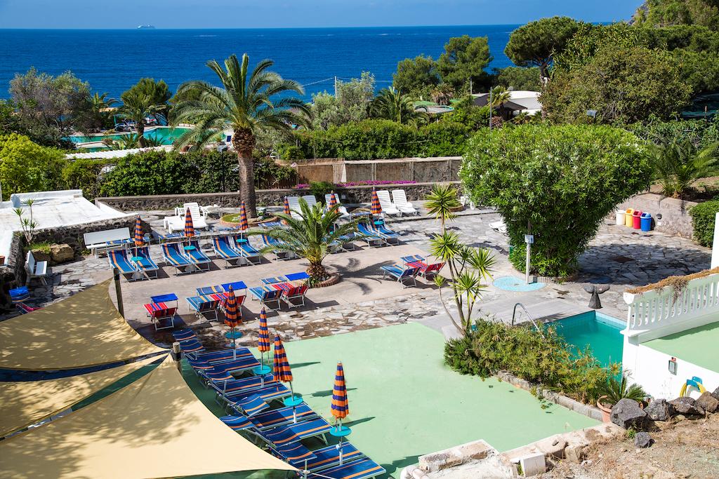 hotel-la-madorla-ischia-maronti-piscine-mare