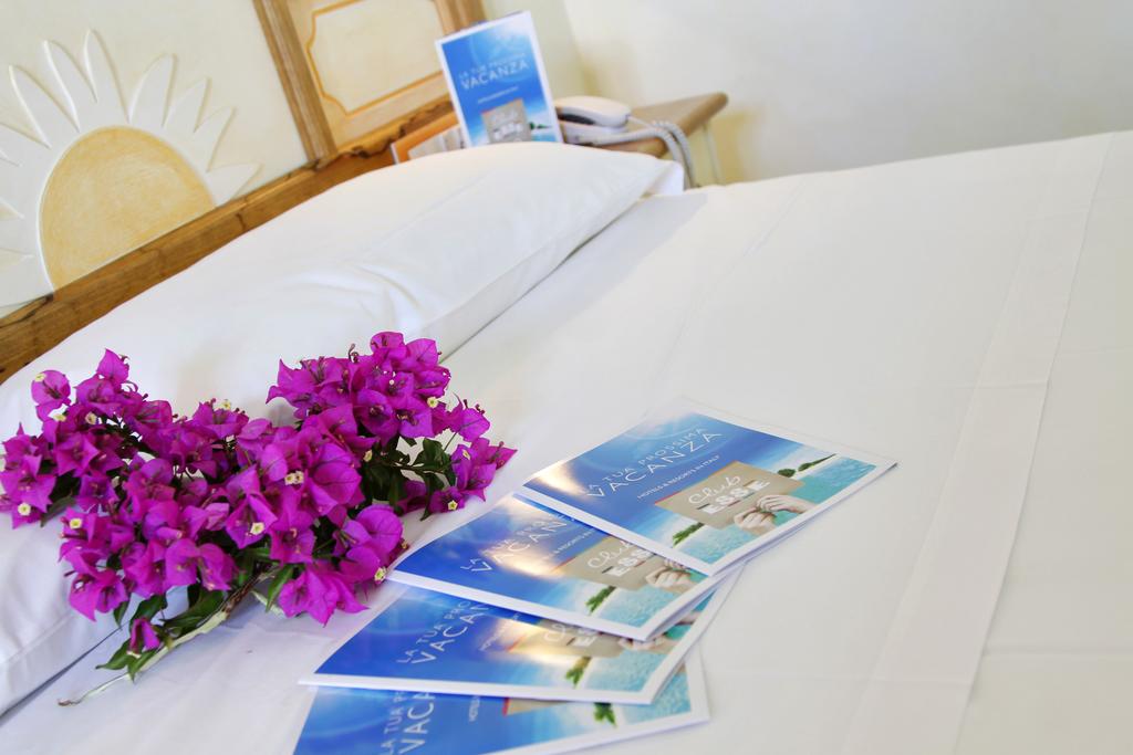 Club-Esse-Posada-Beach-Resort -camera (2)