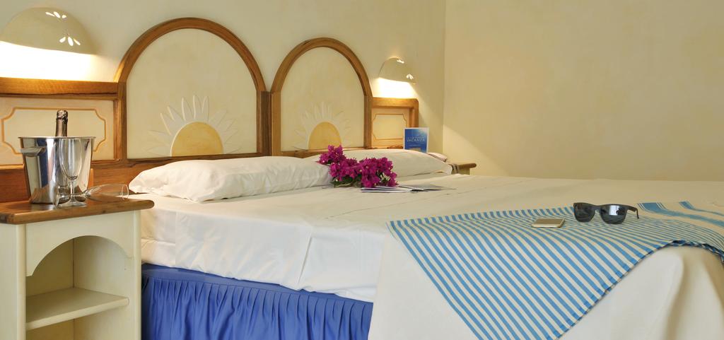 Club-Esse-Posada-Beach-Resort -Camera (3)