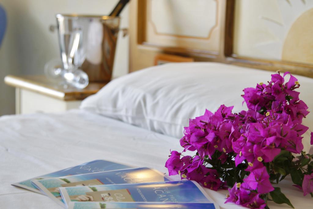 Club-Esse-Posada-Beach-Resort -camera