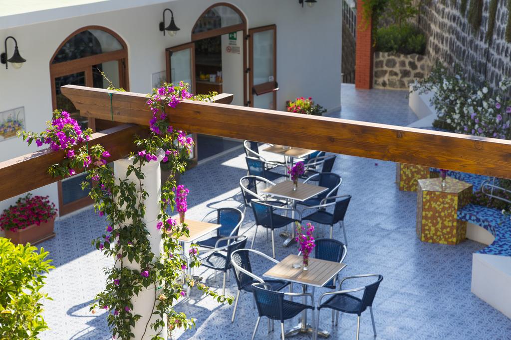 hotel-la-madorla-ischia-maronti-terrazza