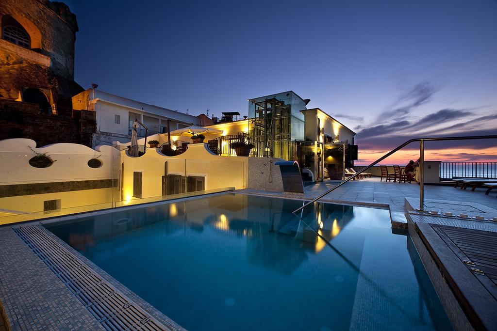 hotel-villa-carolina-forio-piscina3