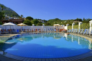 hotel-terme-castaldi-forio-piscina-esterna