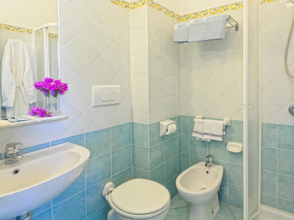 hotel-cleoptra-ischia-bagno