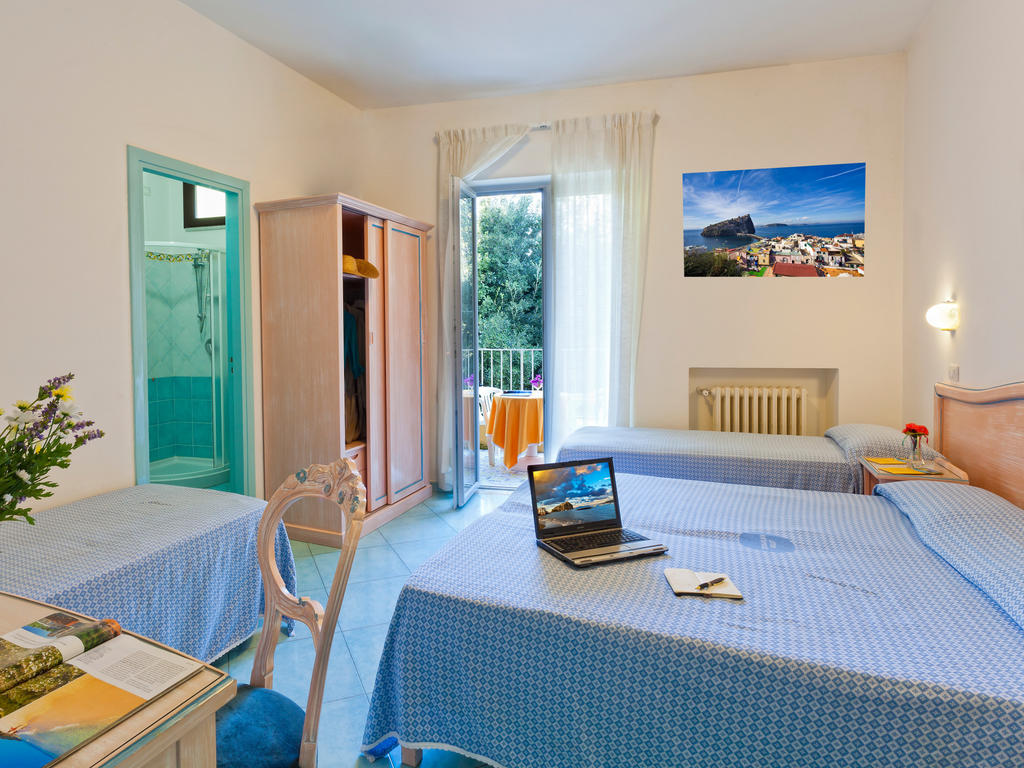 hotel-cleoptra-ischia-camera-4