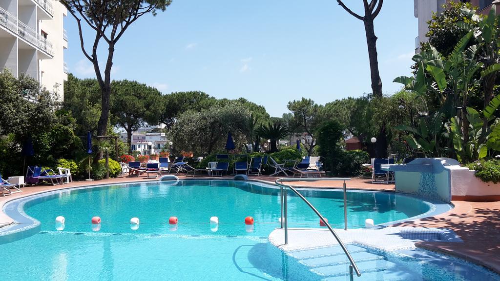 hotel-san-valentino-terme-ischia-piscina