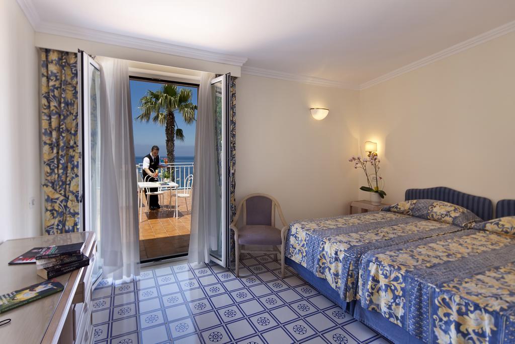 hotel-continental-mare-ischia-camera2