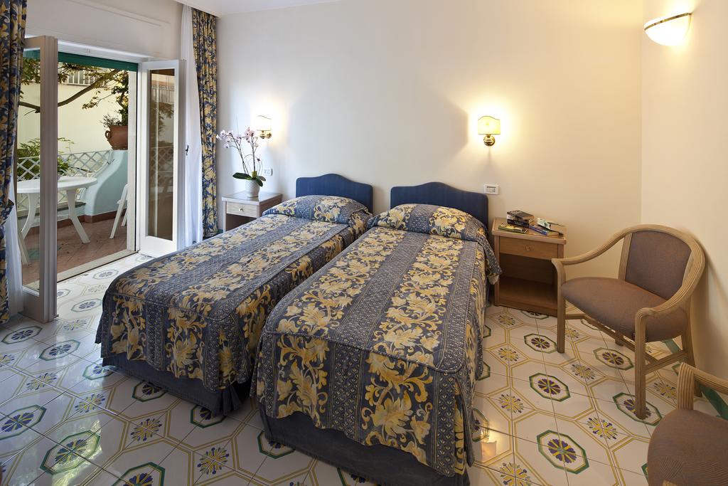 hotel-continental-mare-ischia-camera7