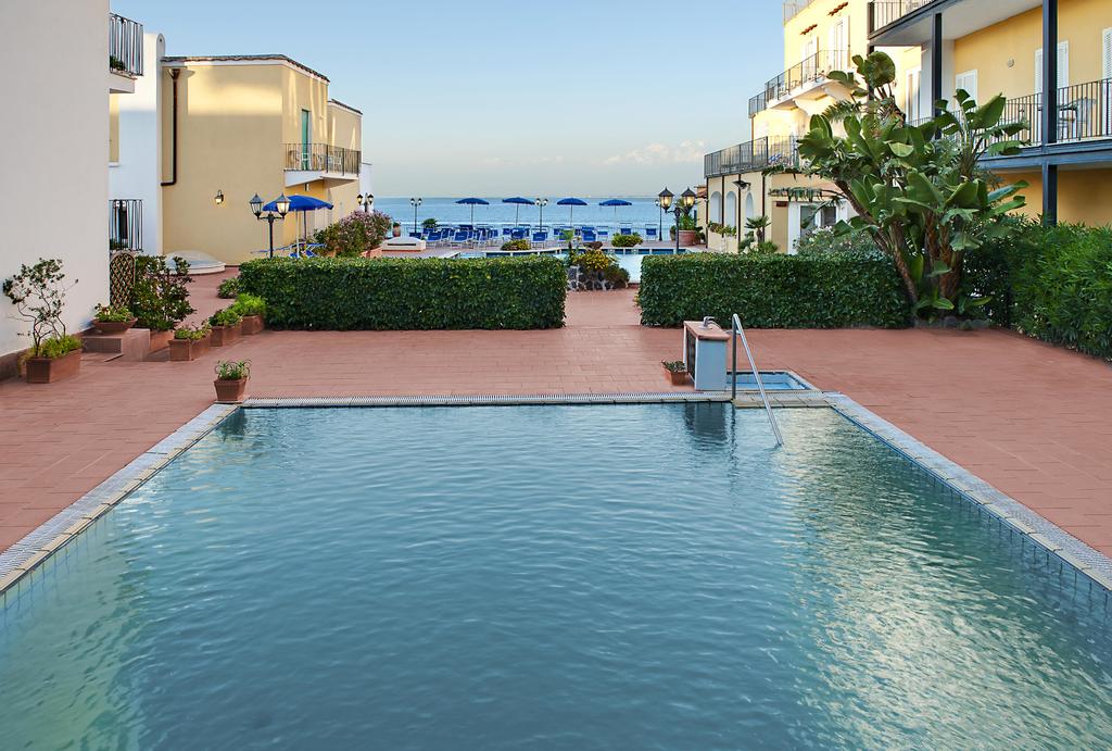 hotel-parco-aurora-ischia-piscina1