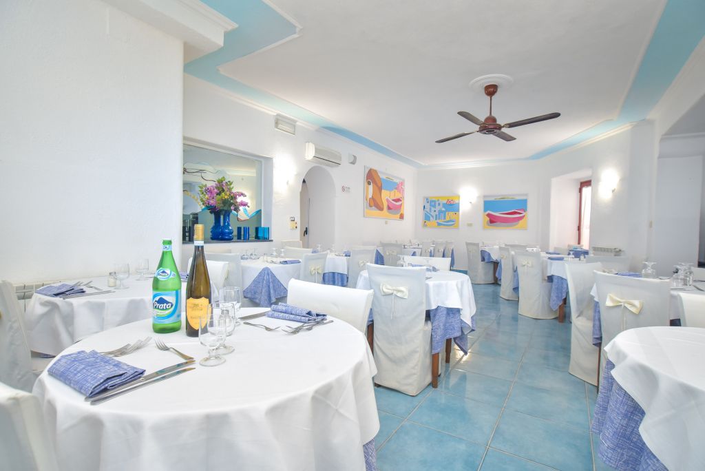 Charme-Hotel-Terme-Villa-Tina-Ischia-Hotel-3-Stelle-in-centro-Ischia