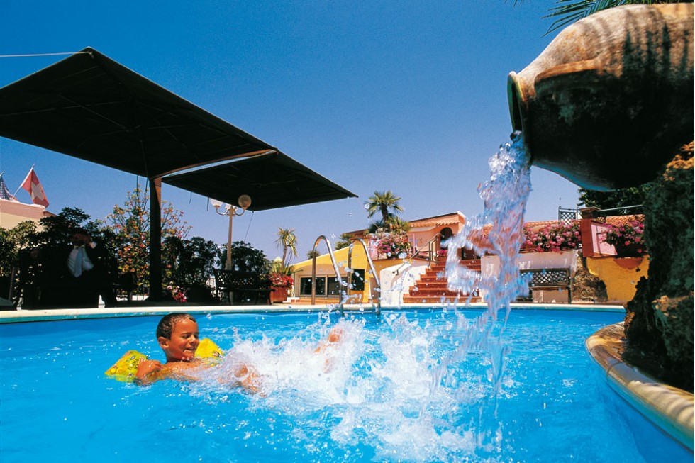 hotel-carlo-magno-1