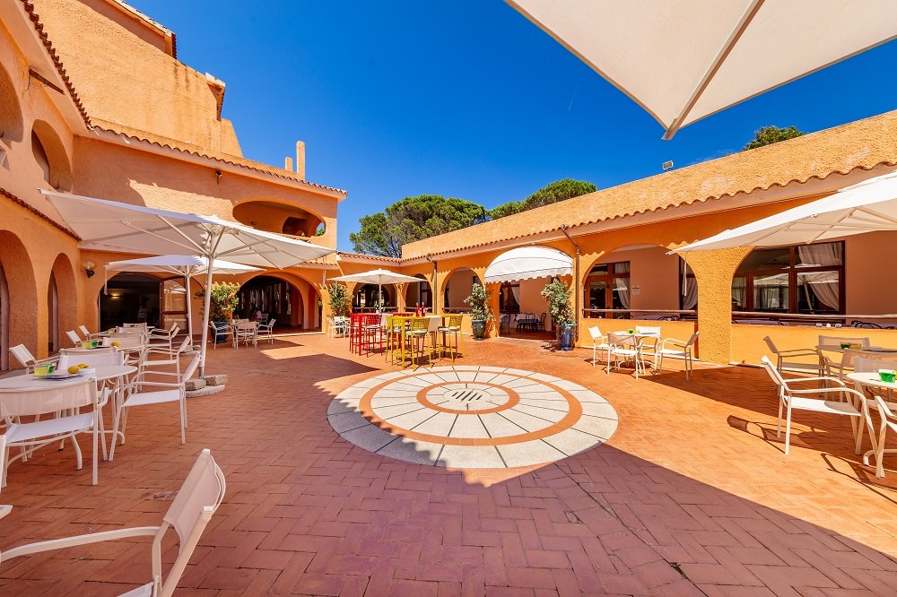 blu-hotel-laconia-village (17)