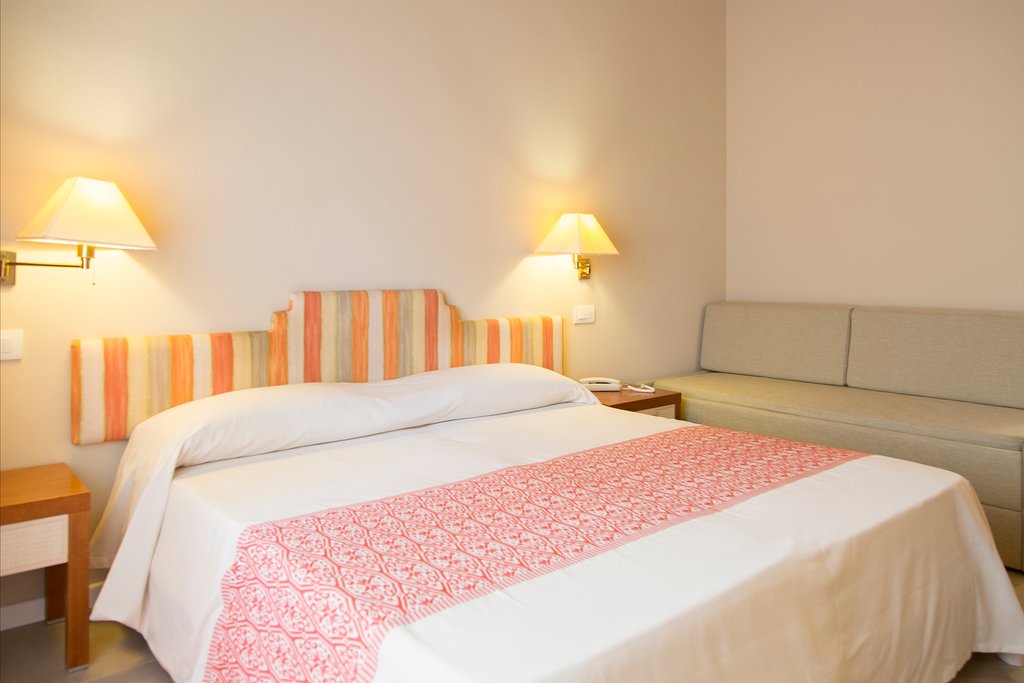 blu-hotel-laconia-village (12)