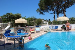 hotel-country-club-casamicciola-piscina2