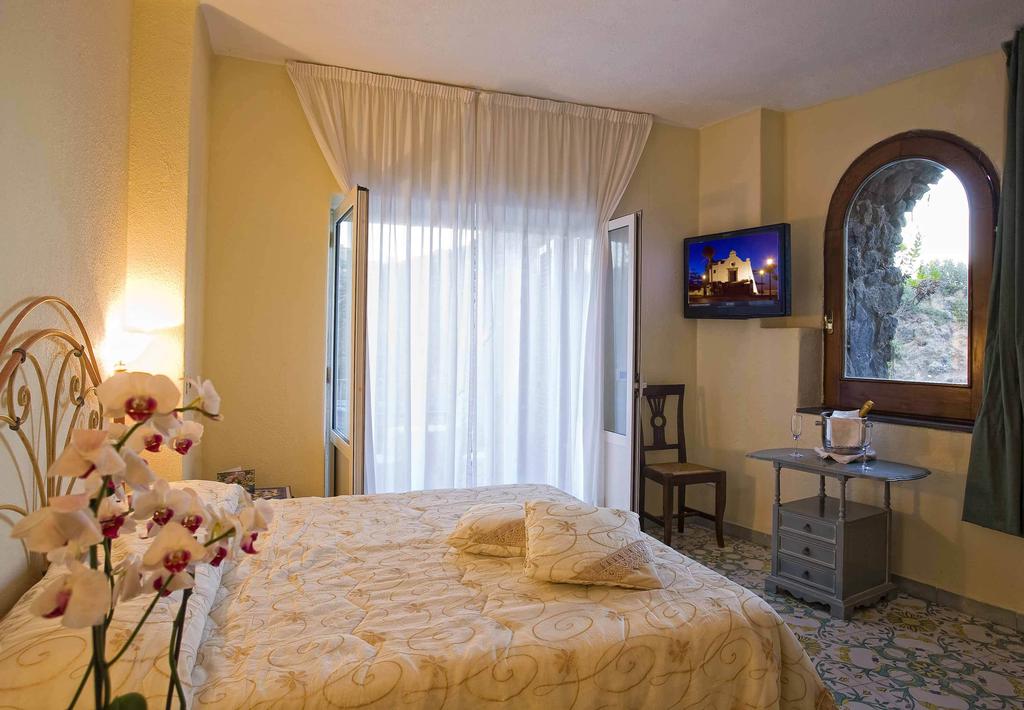 hotel-delfini-11