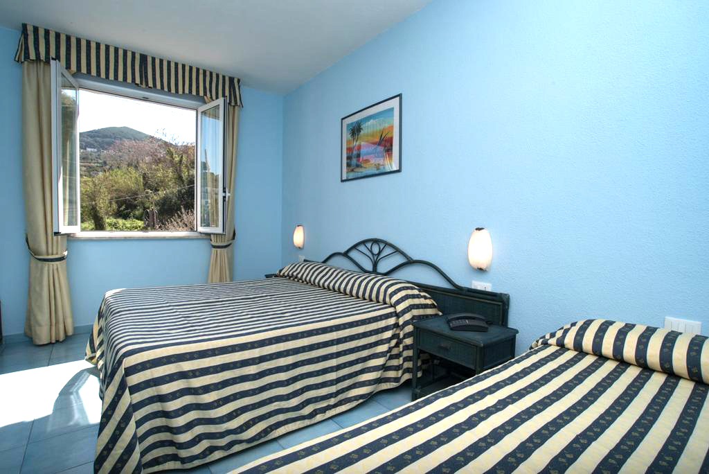 2_2017-05-16_hotelnespolocasamicciolacamera