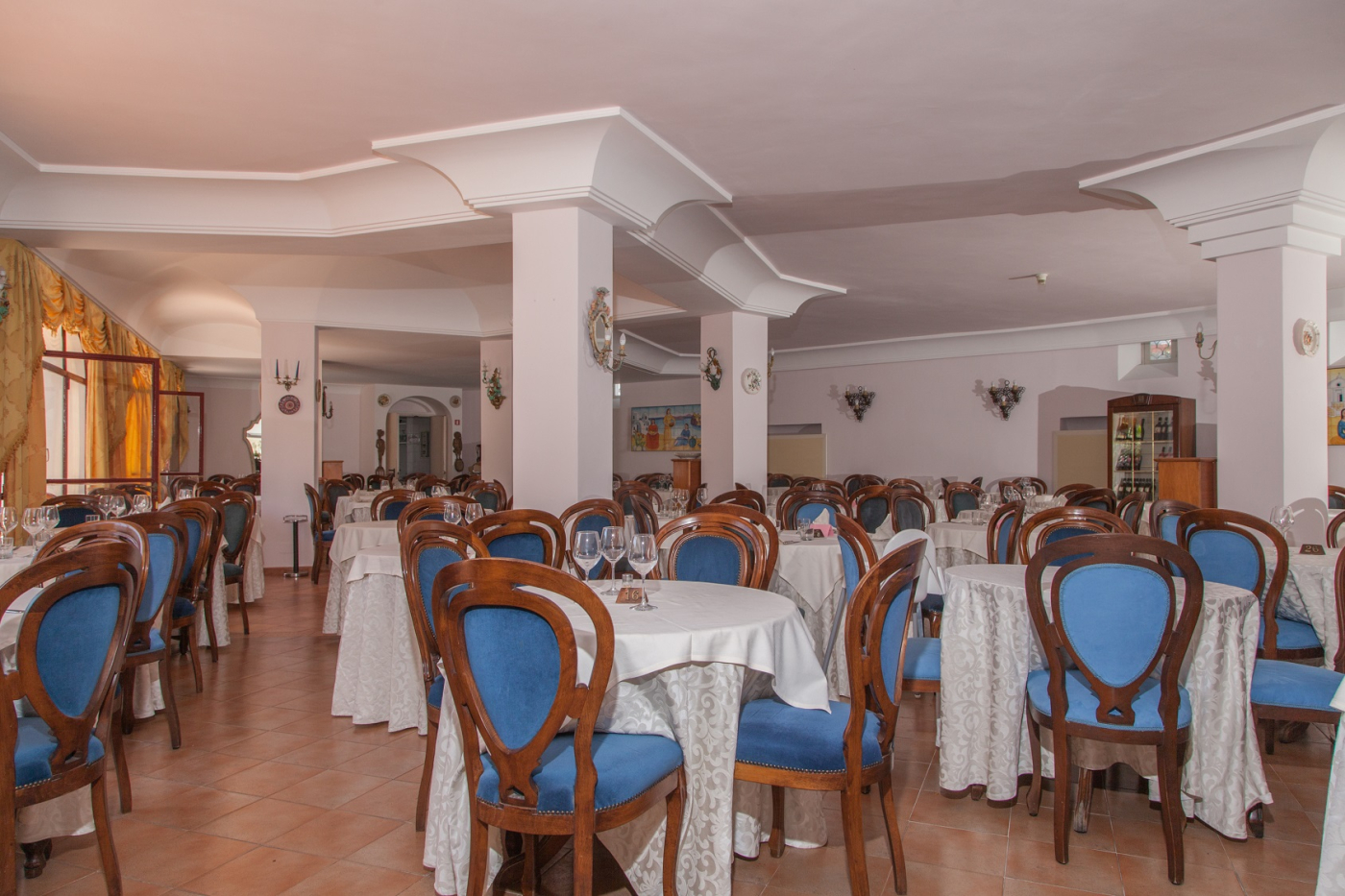sala-ristorante-1400x933